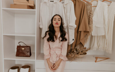 Garderoba kapsułowa na 30 dni: lista ubrań, z których stworzysz 60 stylizacji